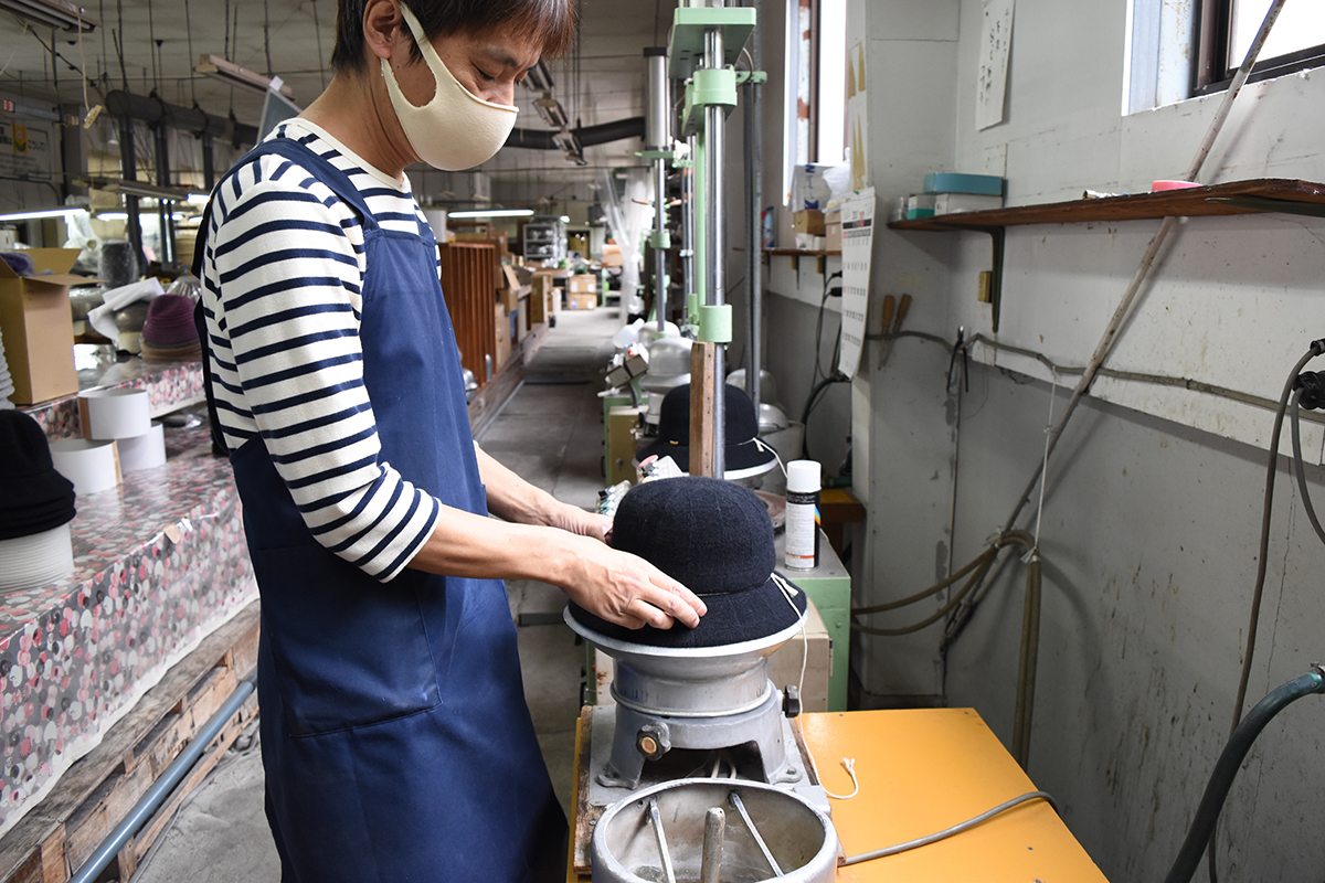 株式会社ヨシダ 帽子の型を整える