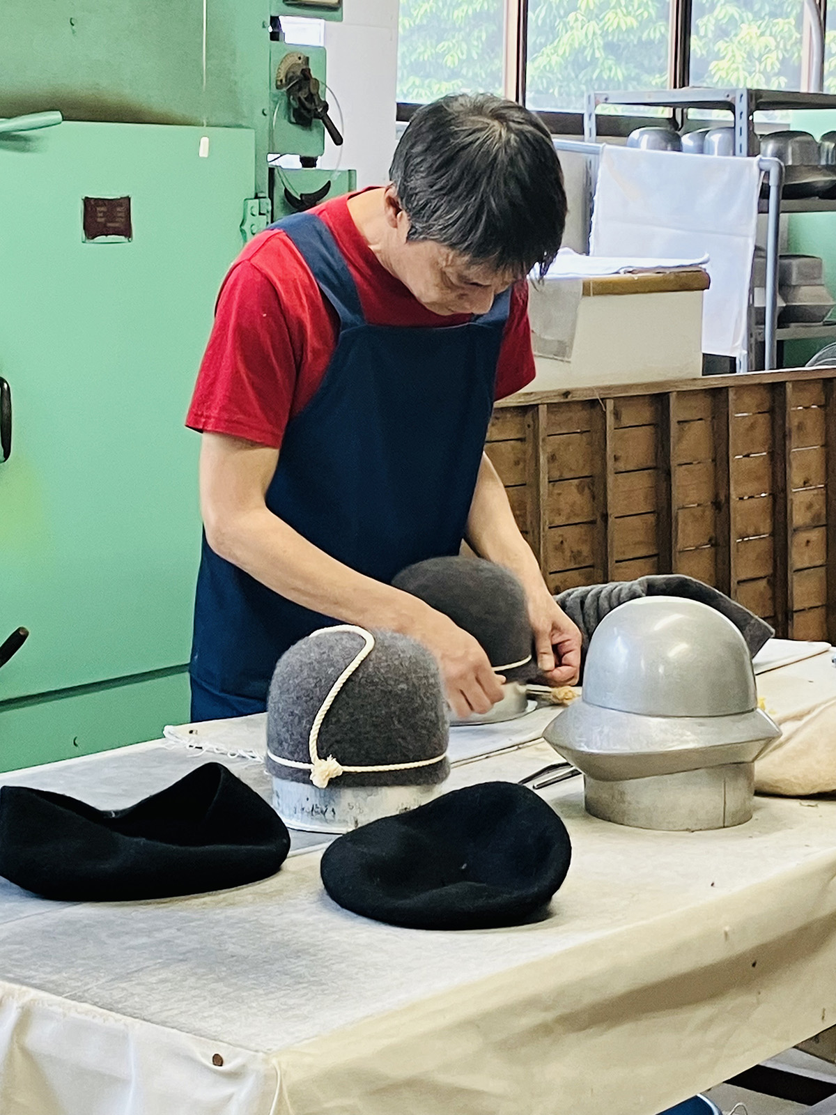 株式会社ヨシダのニット帽子OEMにおける成形工程